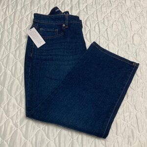 NWT * Style & Co Curvy Capri Jeans